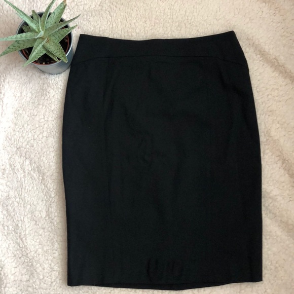 The Limited Dresses & Skirts - The Limited stretch, Black pencil skirt, size 2,